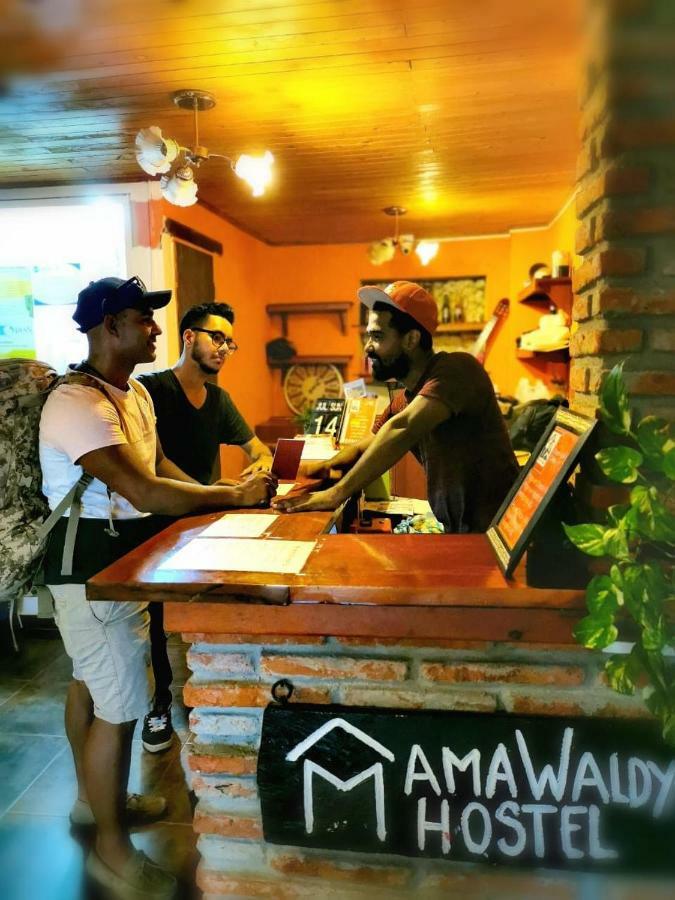 Mama Waldy Hostal *