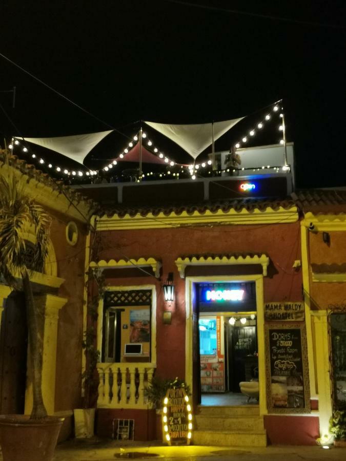 Mama Waldy Hostal *